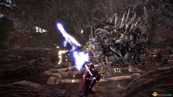 《怪物猎人：世界》但丁魔剑与角龙盾斧详细对比分析一览