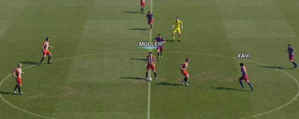 实况足球系列是由哪个开发商开发的